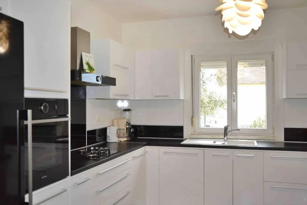 Elo Holiday Home Lovinac  Croatia