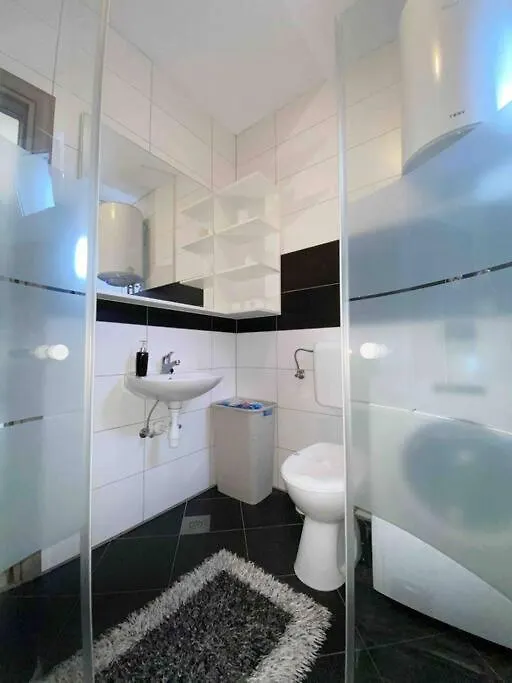 Elo Holiday Home Lovinac  0*, Lovinac (Zadar) 克罗地亚